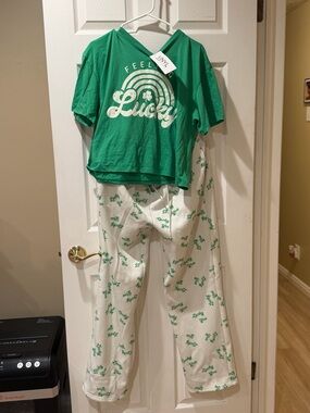 Lucky Green Women’s Pajama Set - 'Feel Lucky' Top & Printed Pants